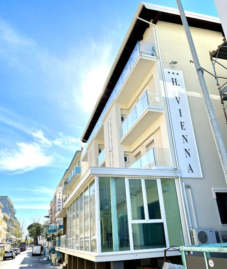 Hotel Vienna Rivazzurra Римини Экстерьер фото