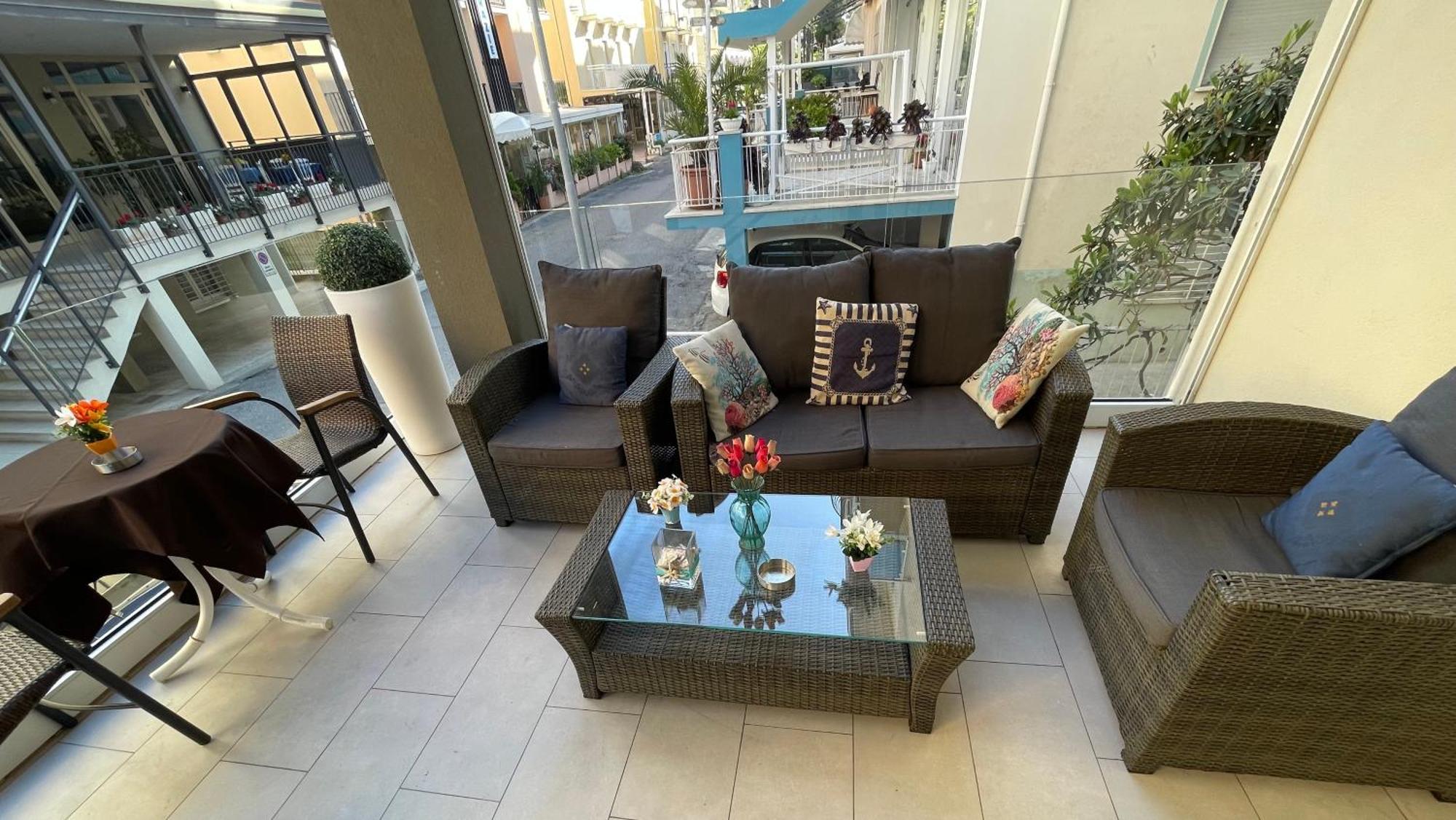 Hotel Vienna Rivazzurra Римини Экстерьер фото