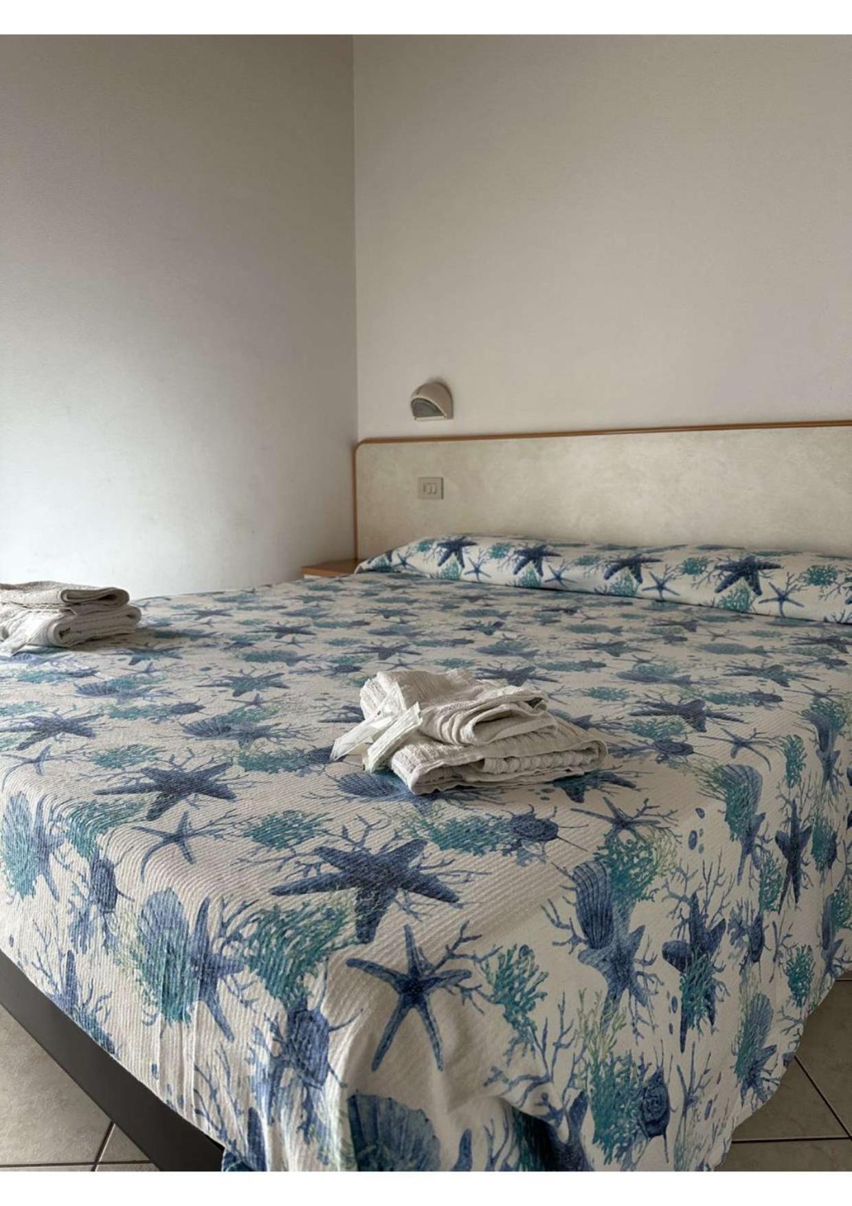 Hotel Vienna Rivazzurra Римини Экстерьер фото
